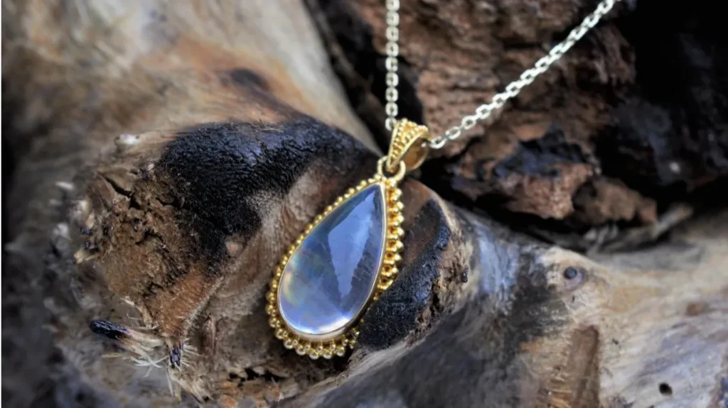 Vintage-Inspired Moonstone Jewellery Packaging: A Retro Revival - vintage inspired moonstone jewellery ideas