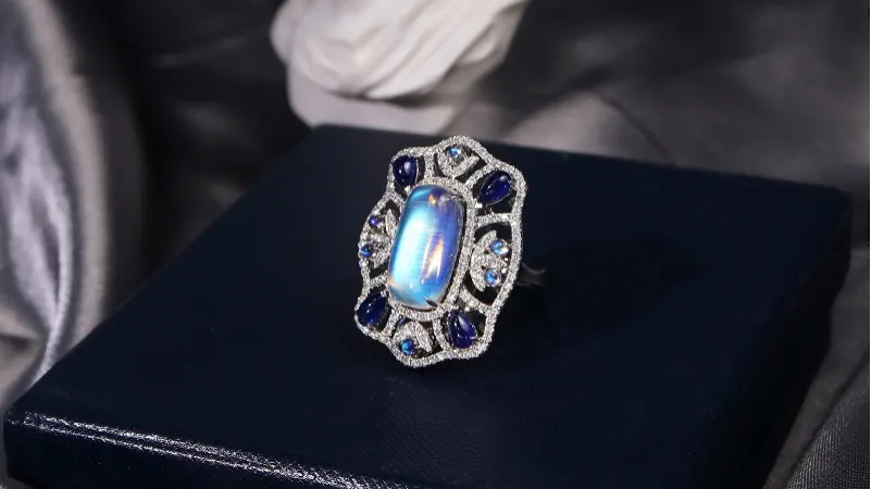 Vintage-Inspired Moonstone Jewellery Packaging: A Retro Revival - vintage inspired moonstone jewellery