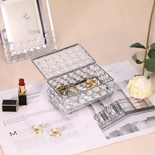 Glistening Crystal Boxes | Fashioned from High-Purity Crystal/Glass for Spotlighting Precious Items - Crystal Boxes2