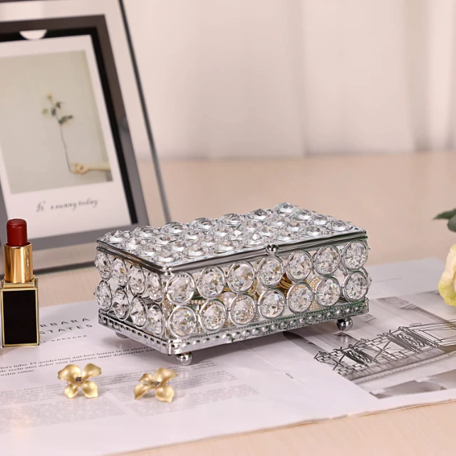 Glistening Crystal Boxes | Fashioned from High-Purity Crystal/Glass for Spotlighting Precious Items - Crystal Boxes4