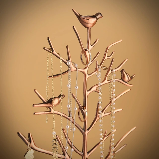 Zen Garden Jewelry Displays Inspired by Zen Gardens | Creating a Peaceful Atmosphere - Hanging Displays4