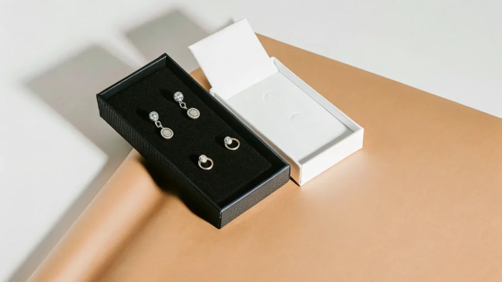 Find Your Niche Vertical Labret Jewellery Packaging at Richpack - labret jewellery packaging box