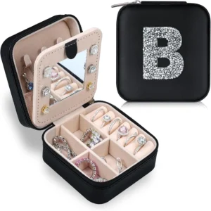 جعبه جواهرات چرمی مونوگرام - دست ساز ماهرانه با جزئیات مونوگرام پیچیده. - جعبه جواهرات چرمی تک رنگ 1