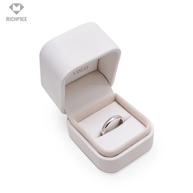 Leather Gift Box - The Elegant Present Solution, with Fine Leather & Customizable Embellishments. - zt66 (3)