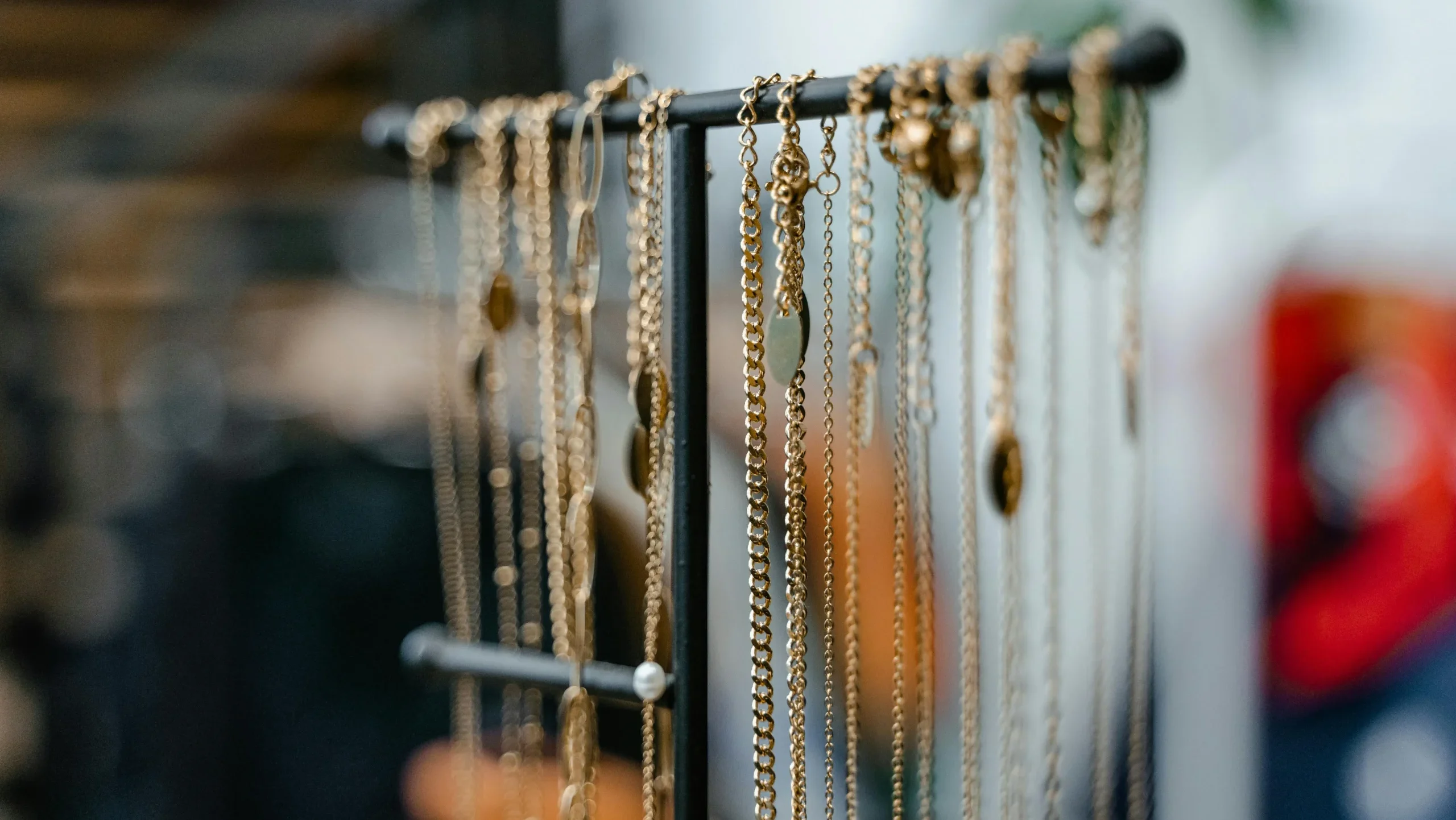 necklace display