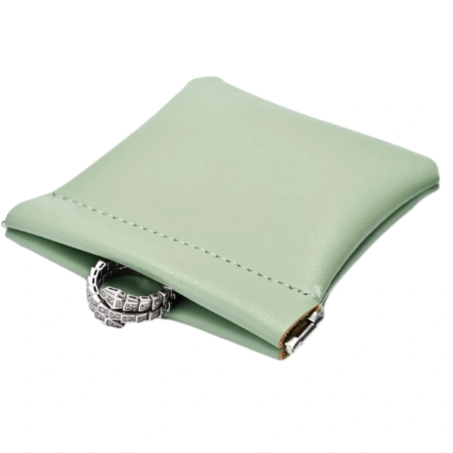 Stylish and Practical Small Jewelry Travel Pouch - Secure Your Jewels on the Move - POUCH