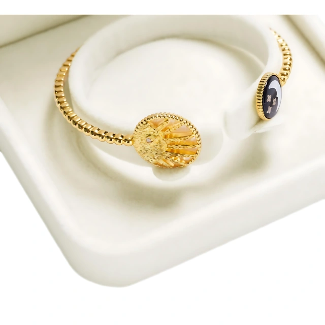 Premium Packaging for Fine Jewelry 18K Gold Bracelets - Unparalleled Protection & Style - Packaging for 18K Gold Bracelets 4