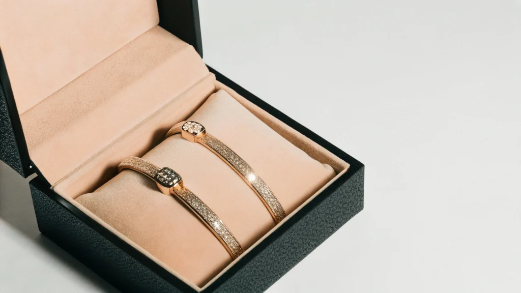 The Ultimate Guide to Fine Jewelry 18K Gold Bracelets and Ideal Packaging - jewelry 18k bracelets gift box
