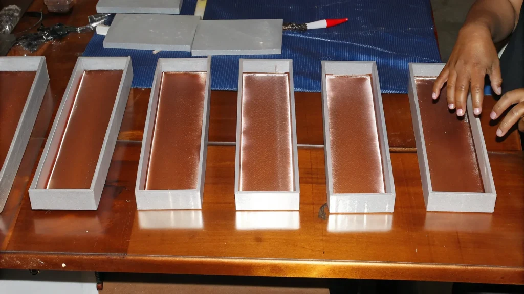 paper jewelry boxes varnish process