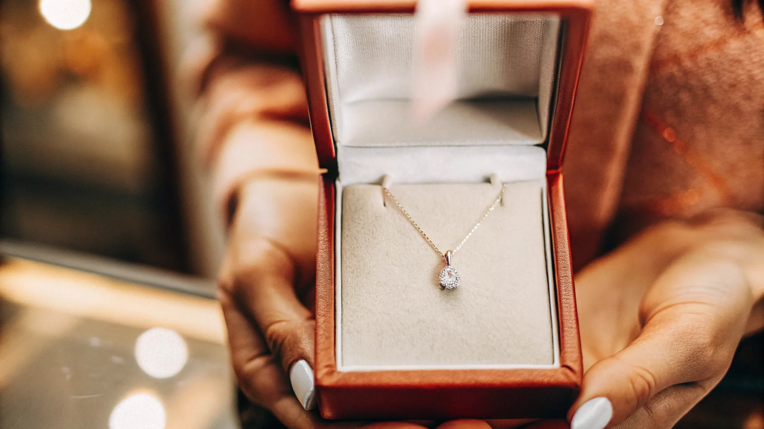 small necklace box