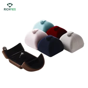 custom color vlvet necklace box small 003