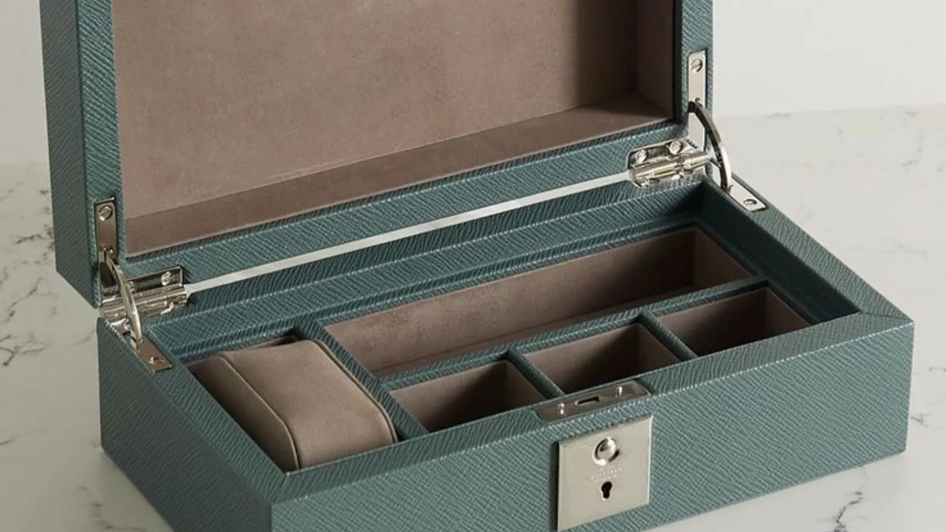 3 Kinds of Jewelry Boxes with Locks: the Guardians of Your Jewelry - jewelry box with lock 001