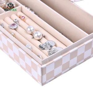 jewelry storage box with checkerboard pattern 004