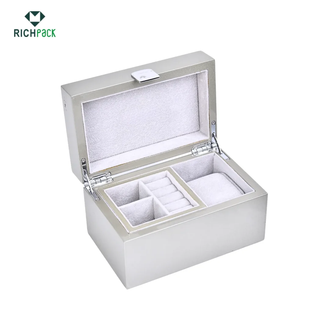 lamer jewelry storage box 001