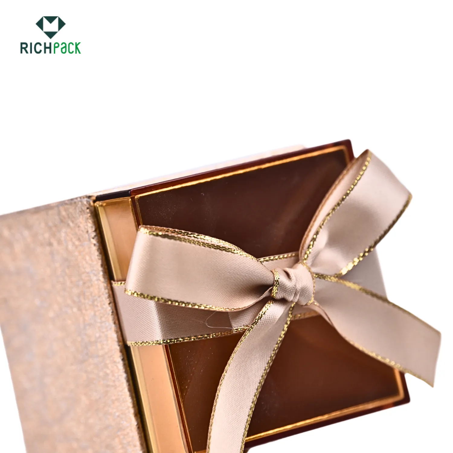 luxury gift box wirh ribbon 01