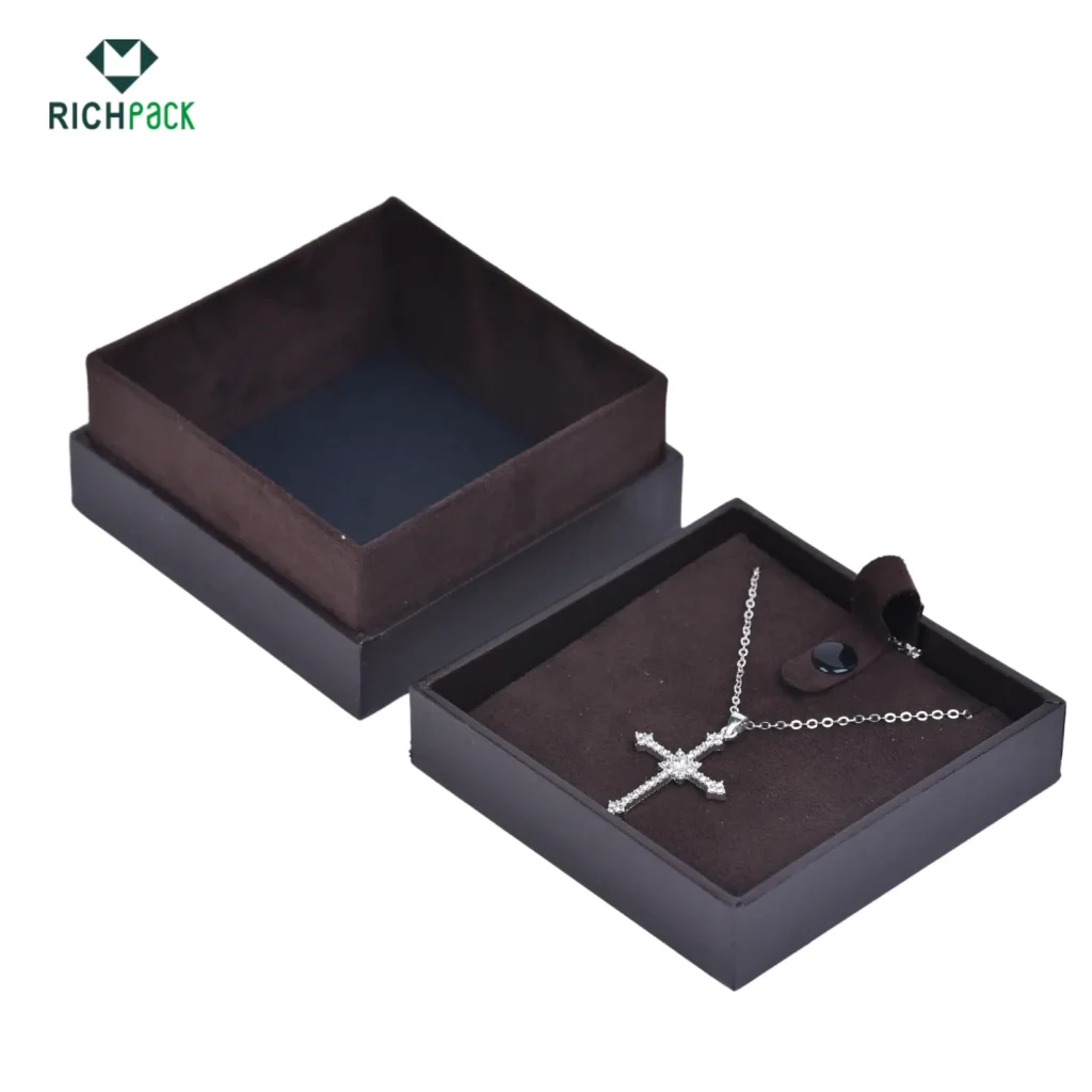 necklace box with soft insert 002