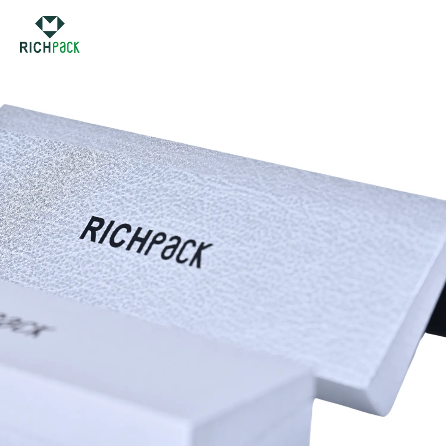 sleek necklace box 002