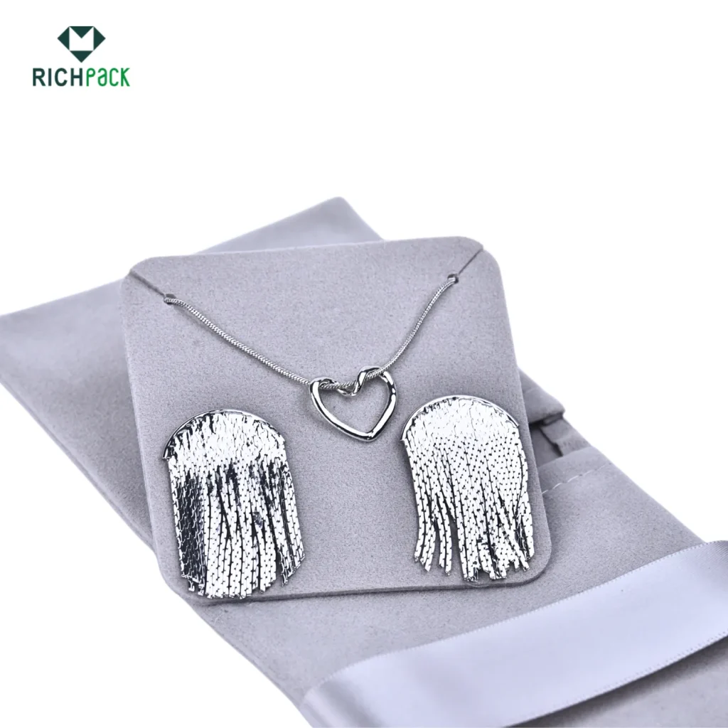 small jewelry pouches 4