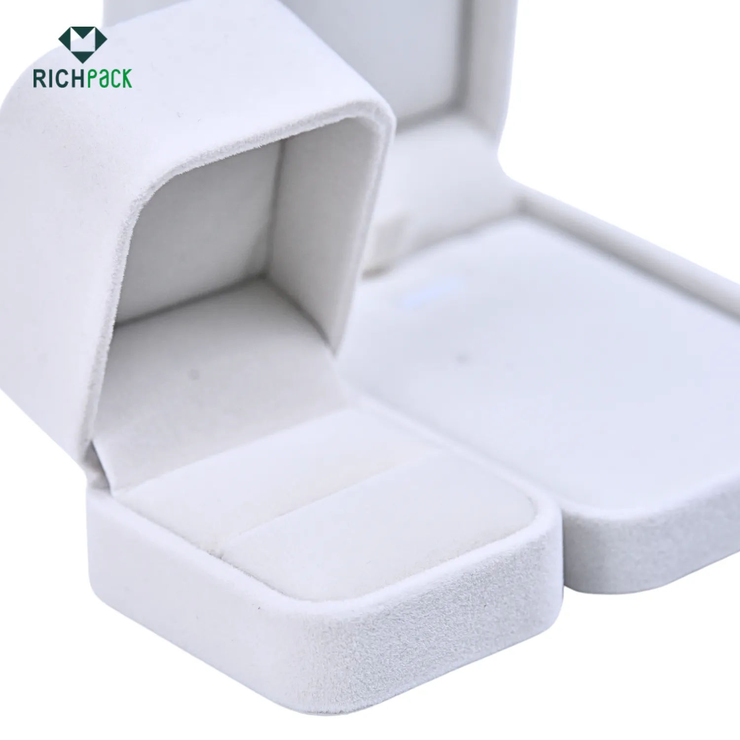 white velvet jewelry boxes 006