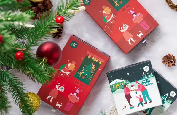 christmas jewelry card packaging on tree