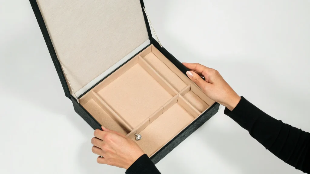 opening jewelry box wide