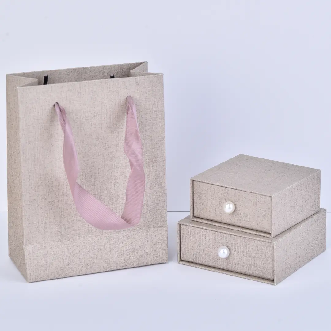 Brown Gift Bags - 12*16*6cm Specialty Paper | Richpack Brown Gift Bags Bulk - DSC 2708