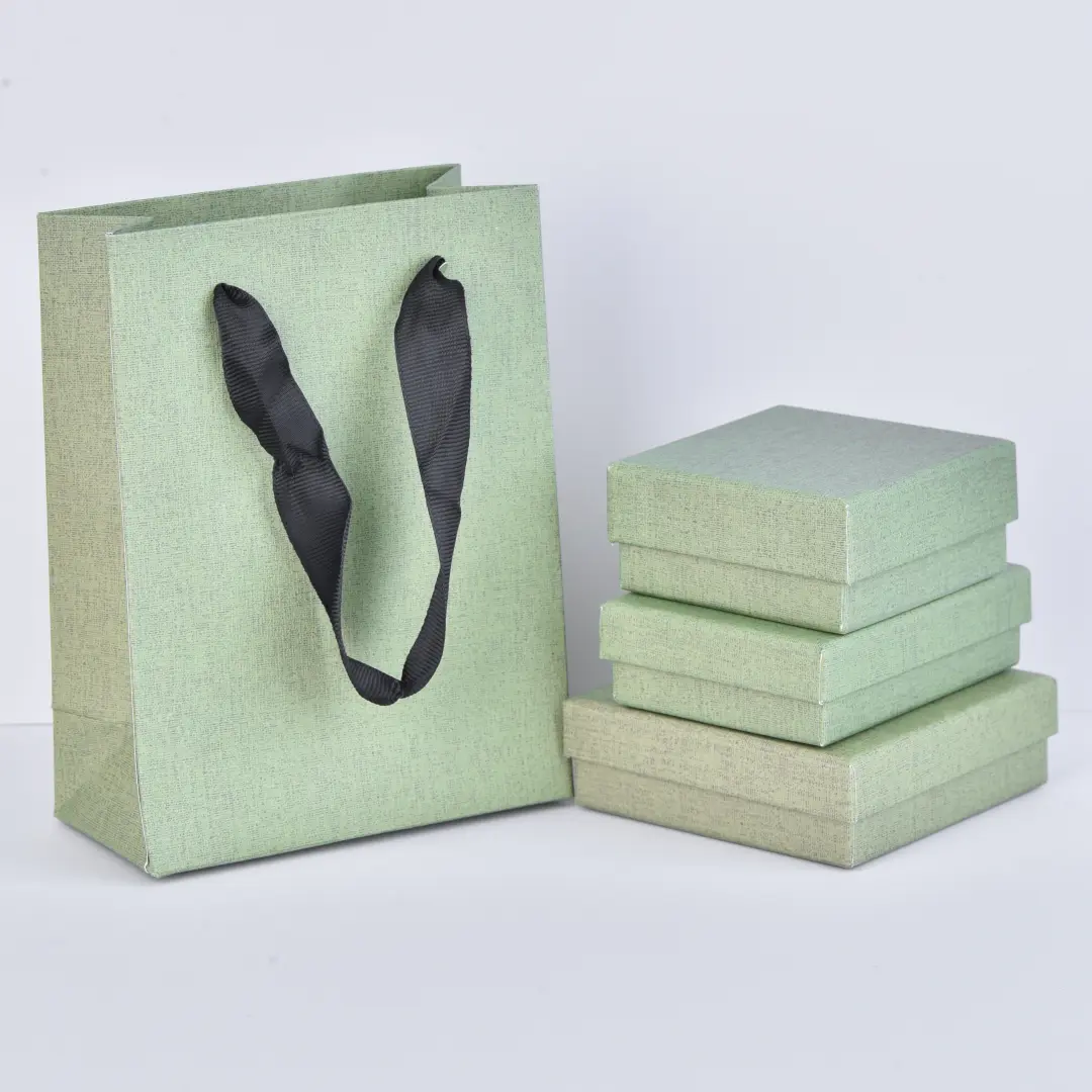 Green Gift Box With Lid - Jewelry Packaging | Specialty Paper In Stock - green box with lid (8)