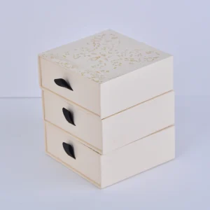 Sacs cadeaux en papier mat ivoire avec poignées en ruban - Sacs en papier personnalisés pour bijoux (11 x 12 x 6 cm) - Boîte cadeau pour bijoux motif papillon