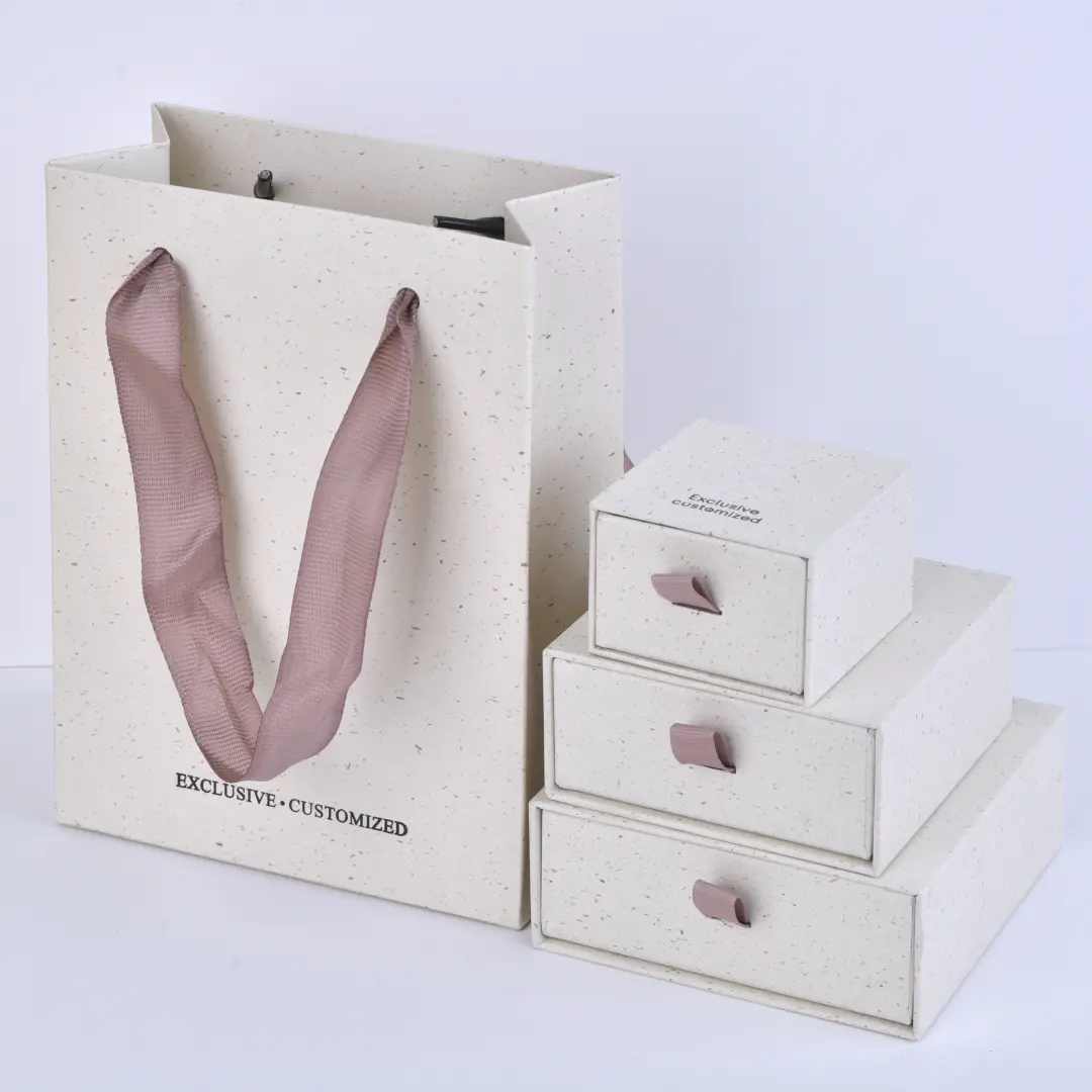 Custom Jewelry Packaging Boxes - 9x9x3.5cm Custom Logo Recyclable Gift Box - Custom Jewelry Packaging Boxes10