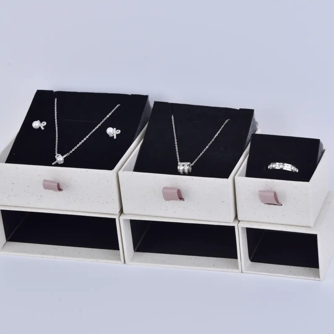 Custom Jewelry Packaging Boxes - 9x9x3.5cm Custom Logo Recyclable Gift Box - Custom Jewelry Packaging Boxes4