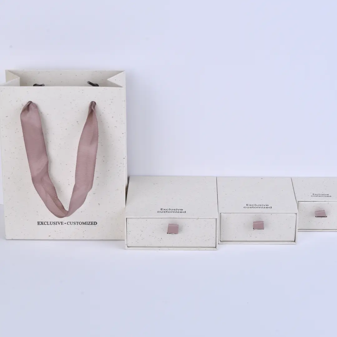 Custom Jewelry Packaging Boxes - 9x9x3.5cm Custom Logo Recyclable Gift Box - Custom Jewelry Packaging Boxes9