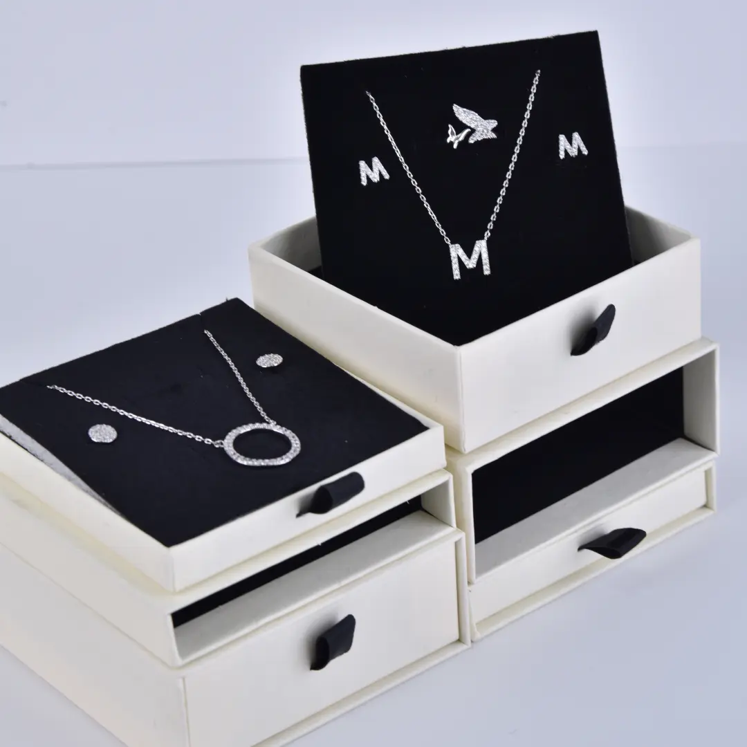 Earth White Jewelry Packaging Box - 6x6x1.7cm Sliding Gift Box with Drawer - Earth White Jewelry Packaging Box4