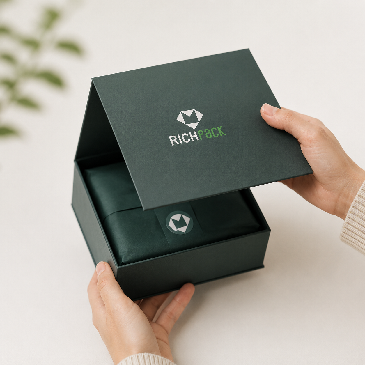 Custom magnetic gift boxes with logo for wholesale